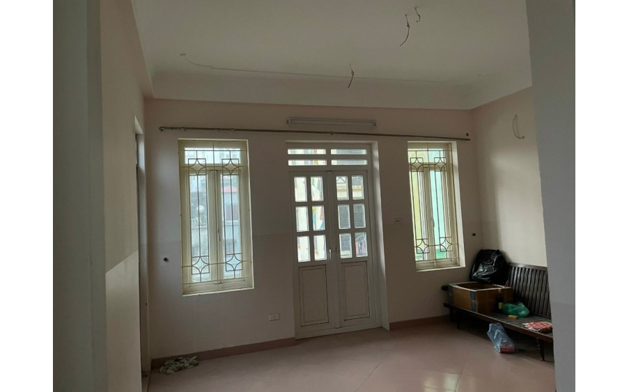 Cho thuê nhà trong ngõ Trương Định - HM. DT 100m - 3tầng - Giá 14 triệu - ngõ ô tô 0934688687